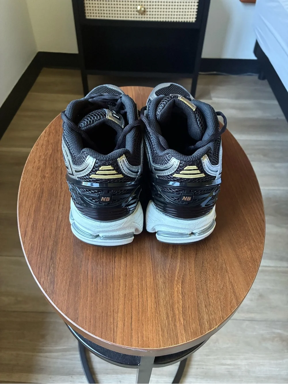 New Balance Men’s Black & Silver Athletic Running Shoes